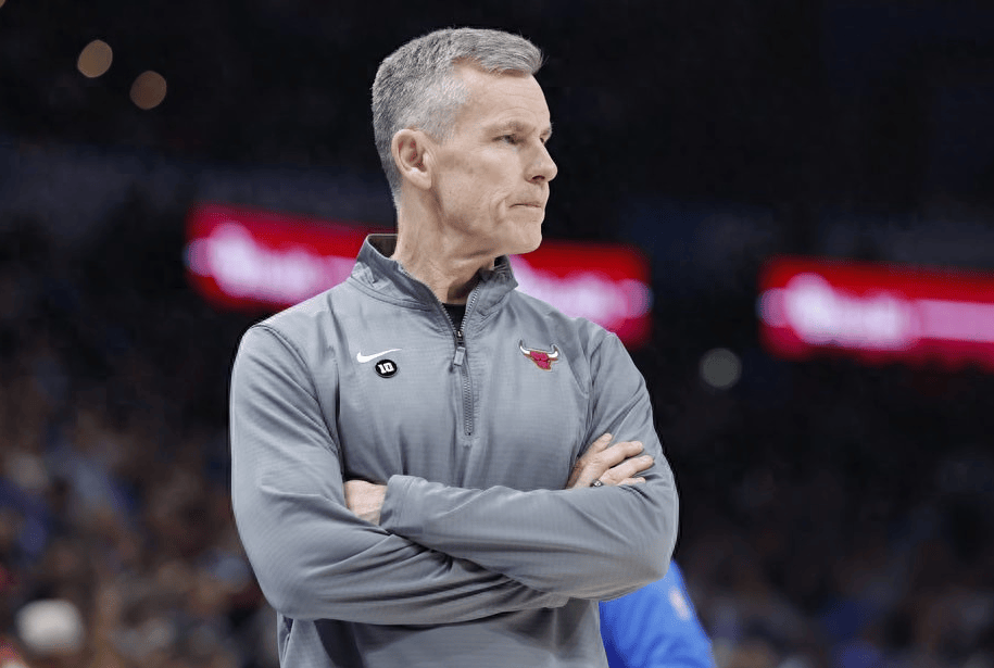 泛亚电竞 -俄克拉荷马雷霆发布备战花絮，冲刺阶段调整名单，英超任务艰巨，临场指挥获称赞的简单介绍