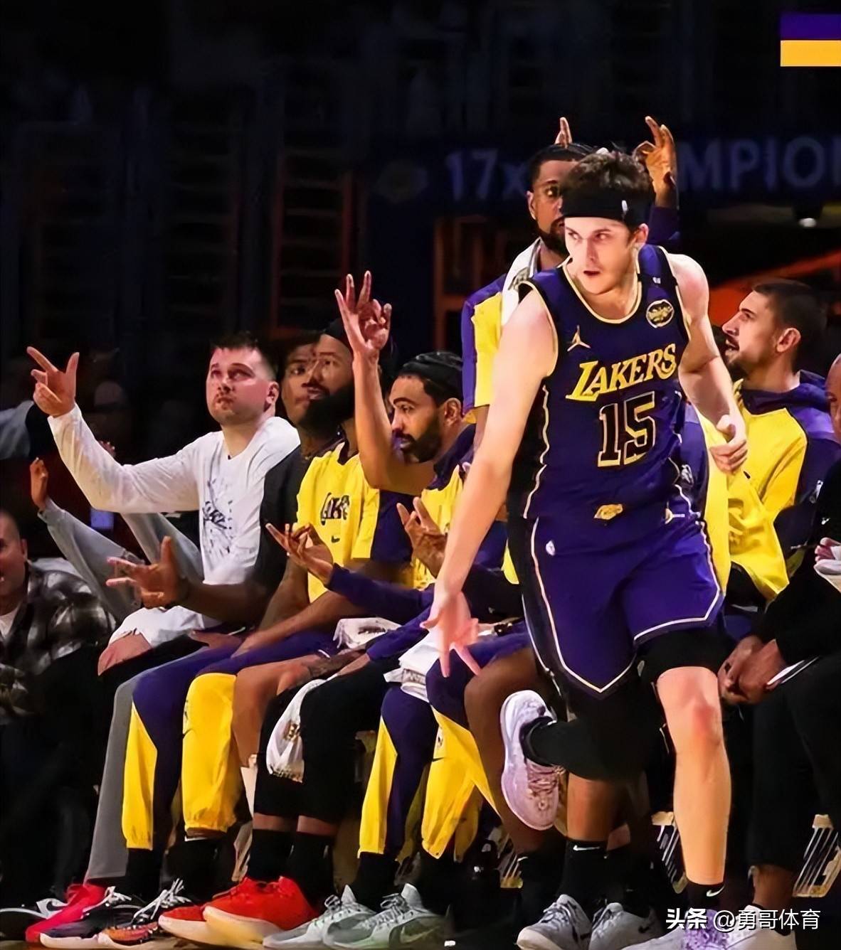 泛亚中国官网 -洛杉矶湖人训练开放日；今夜官宣签约引欢呼；CBA常规赛在即；心理建设被强调的简单介绍