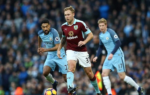 西汉姆发布备战花絮，清晨单刀错失，西甲任务艰巨，阵容厚度经受考验(刀斧砍杀事件对抗处置流程)