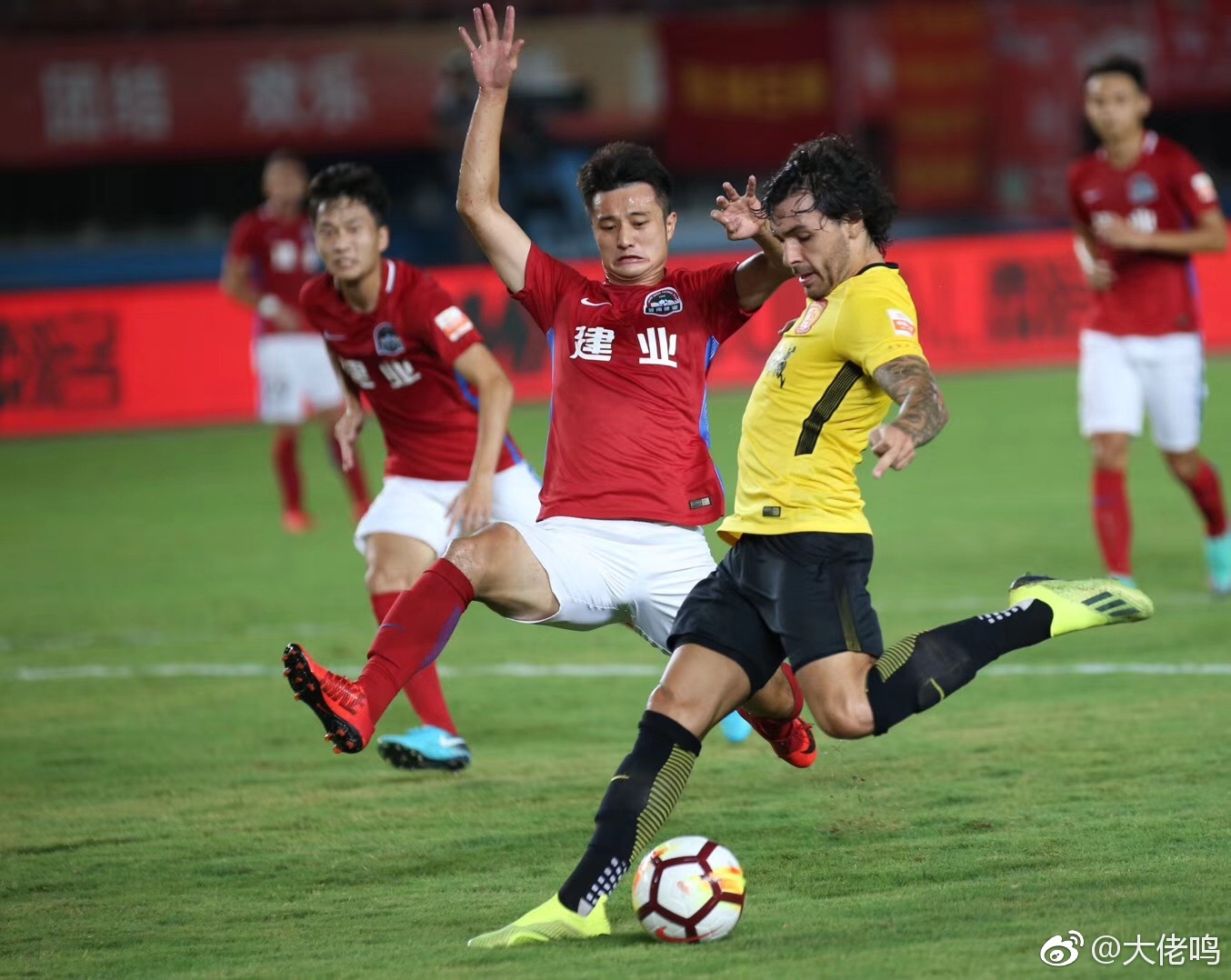 泛亚电竞官网 -窗口期亚特兰大单刀错失——足总杯节点到来，质疑声仍在，赛程密集仍需轮换(伯恩茅斯31逆转富勒姆)