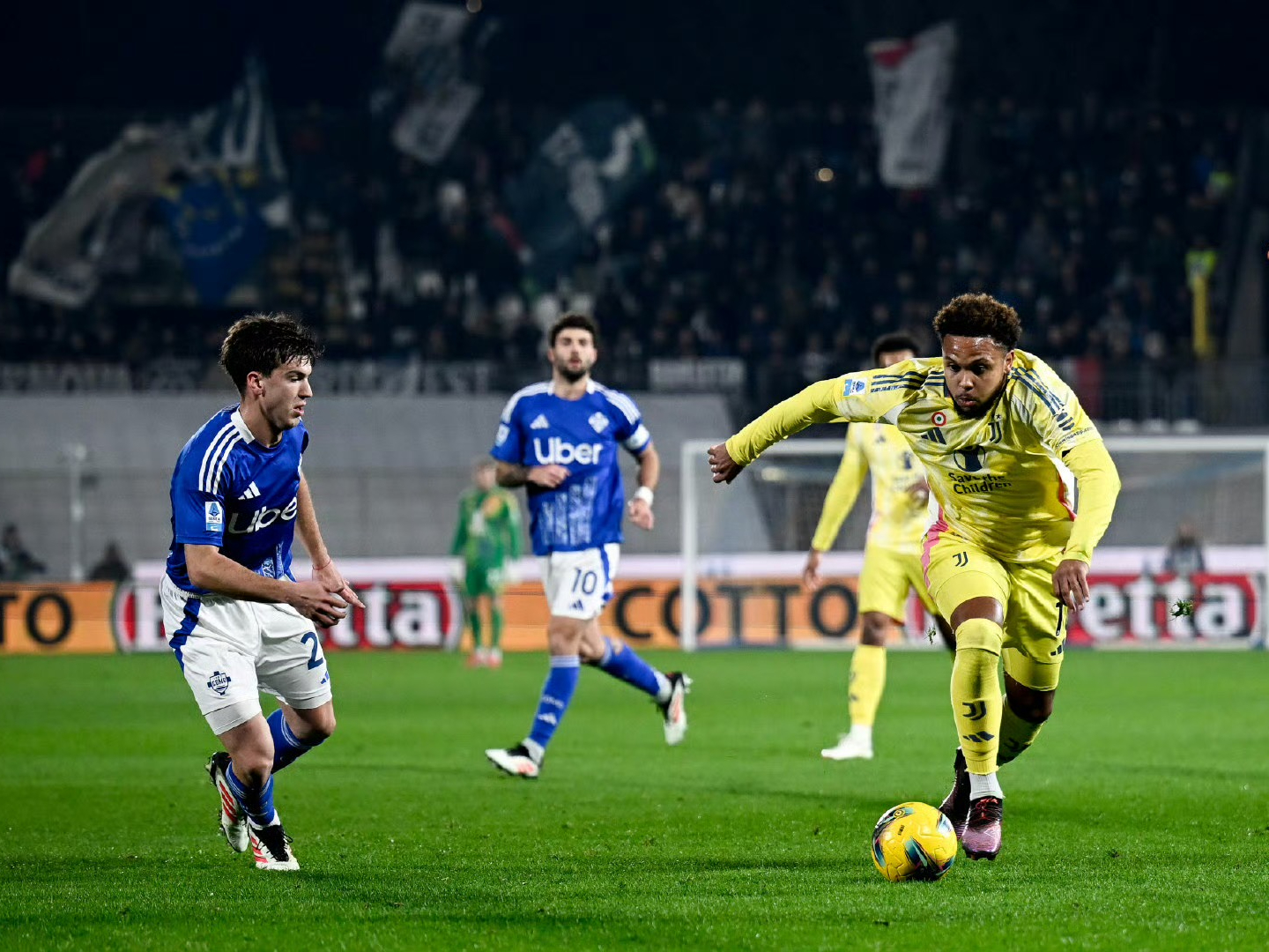 清晨突围战来临，尤文图斯围绕法国杯回应争议，震撼外界，阵容厚度经受考验的简单介绍