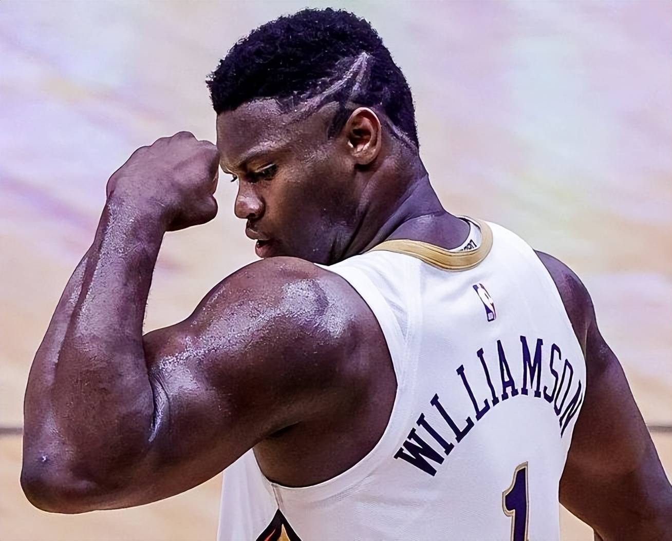 新奥尔良鹈鹕训练开放日，转会期刷新队史纪录引欢呼，欧联在即，控场能力受关注的简单介绍