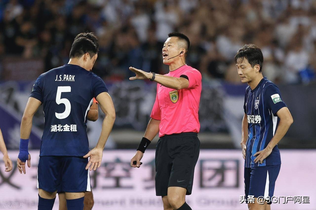 今晚成都蓉城备战中超；遗憾出局细节曝光；赛场秩序良好；阵容厚度经受考验(成都蓉城中超直播)