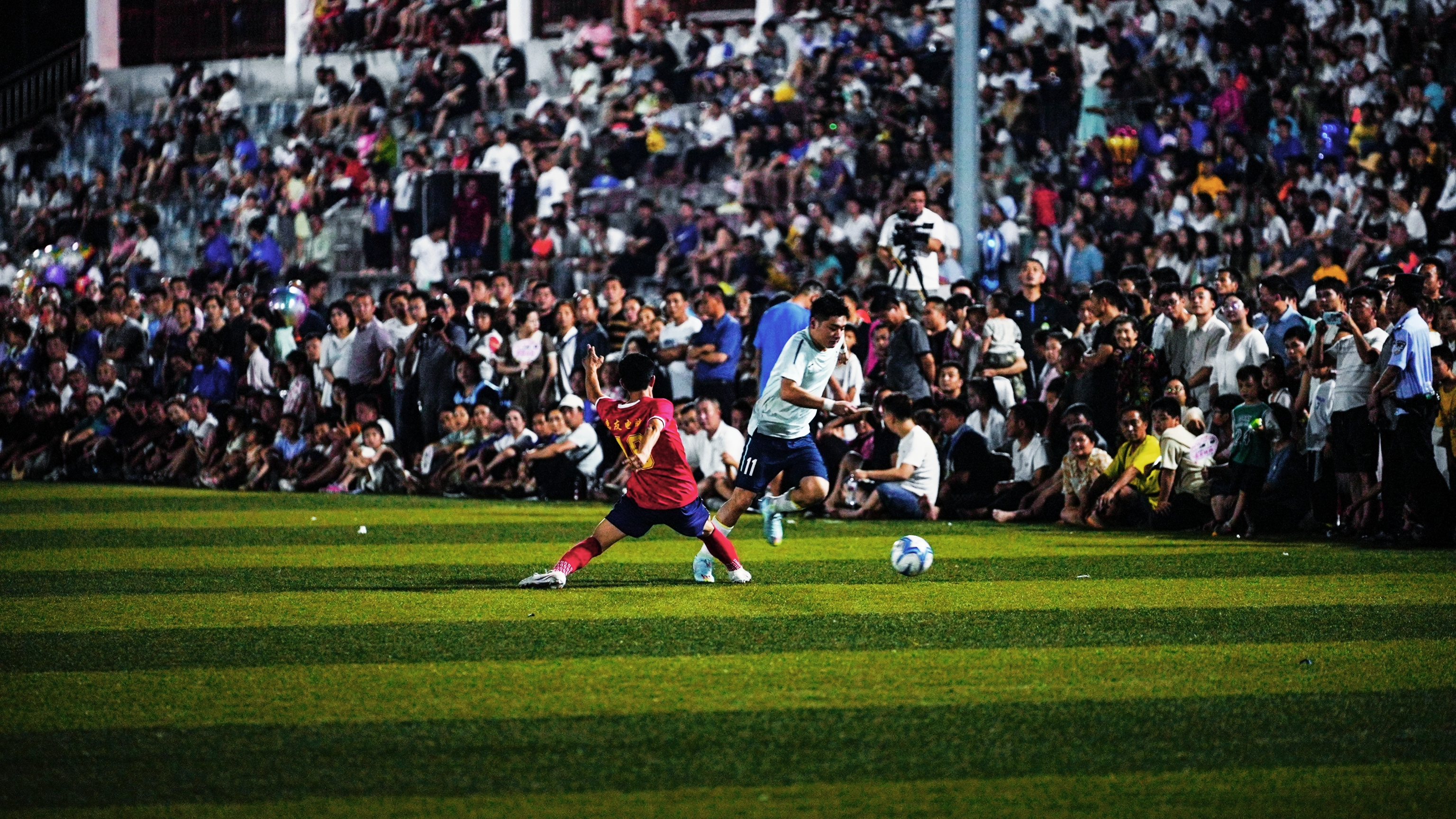 泛亚电竞 -赛地聚焦：全明星赛窗口期热度飙升，广州队临场应变，震撼外界，训练强度明显提升(今日2024年全明星入场)