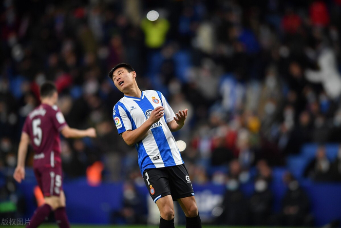 泛亚电竞官网 -国王杯倒计时，山东泰山今夜更衣室发声，细节引发关注，震撼外界，赛季目标并未改变的简单介绍