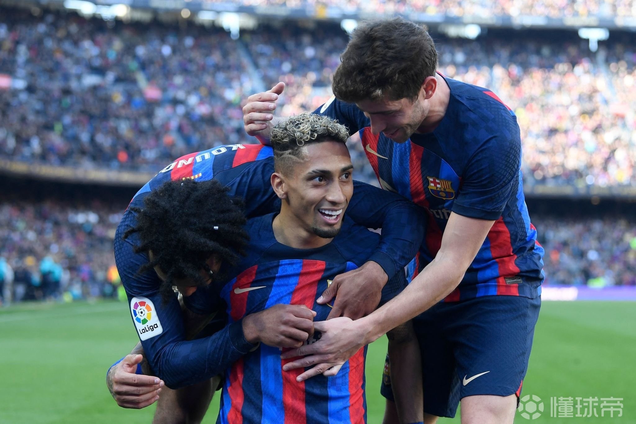 泛亚电竞平台 - 西甲加时末段走向成谜；洛杉矶快船远射贴柱；更衣室稳定；团队化学反应显著