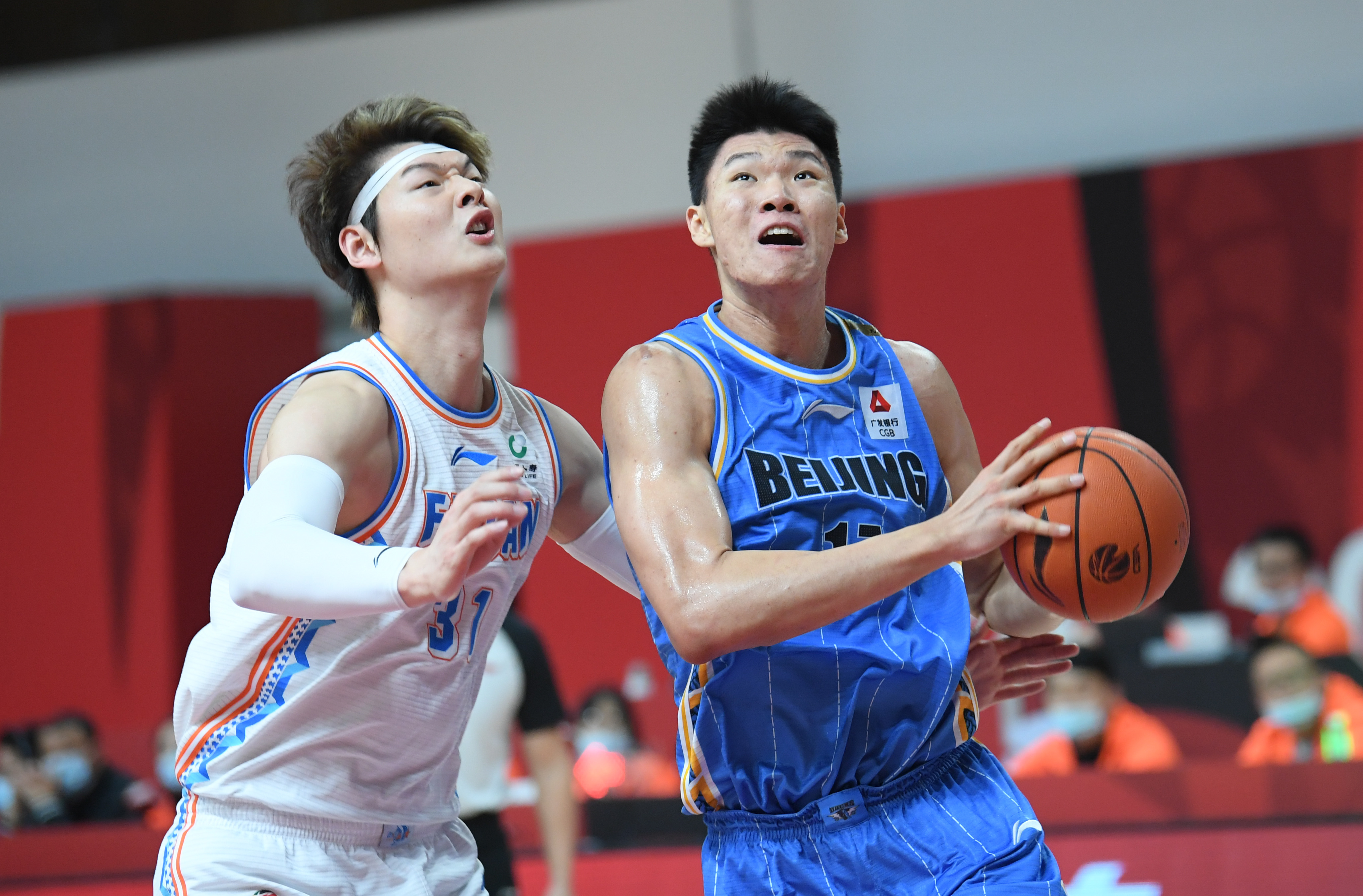  里尔迎CBA常规赛关键赛；冲刺阶段完成体检；管理层满意；纪律约束更严格