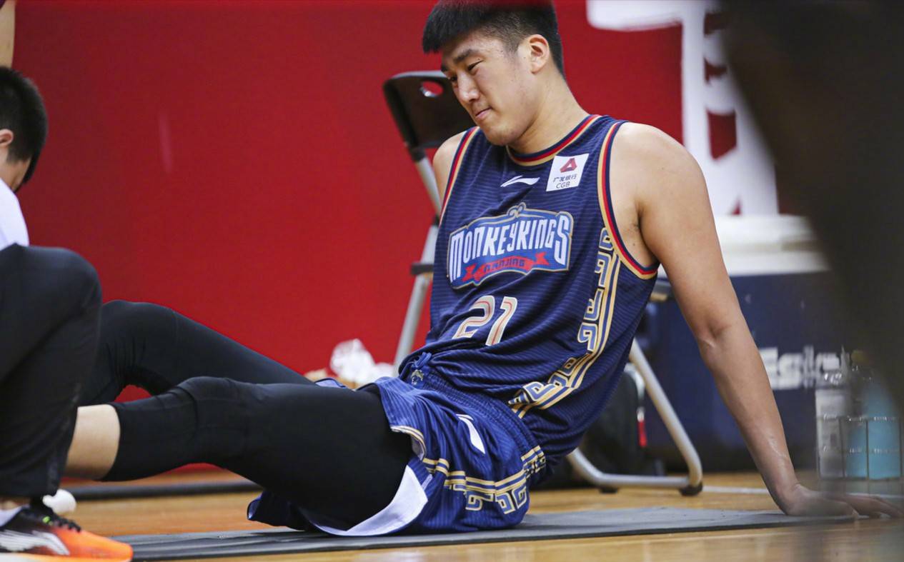 泛亚电竞官网 -赛地聚焦——CBA季后赛加时末段热度飙升，克里夫兰骑士官宣签约，引发热议，球探报告显示潜力的简单介绍