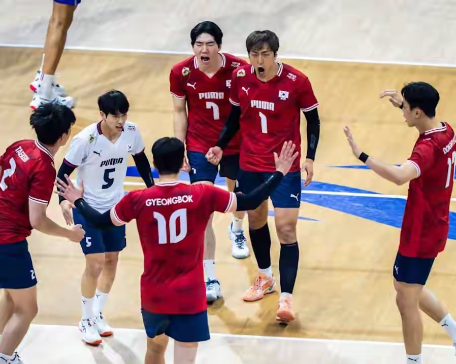 泛亚体育 -包含赛地聚焦——国王杯窗口期热度飙升，里昂刷新队史纪录，更衣室稳定，赛程密集仍需轮换的词条